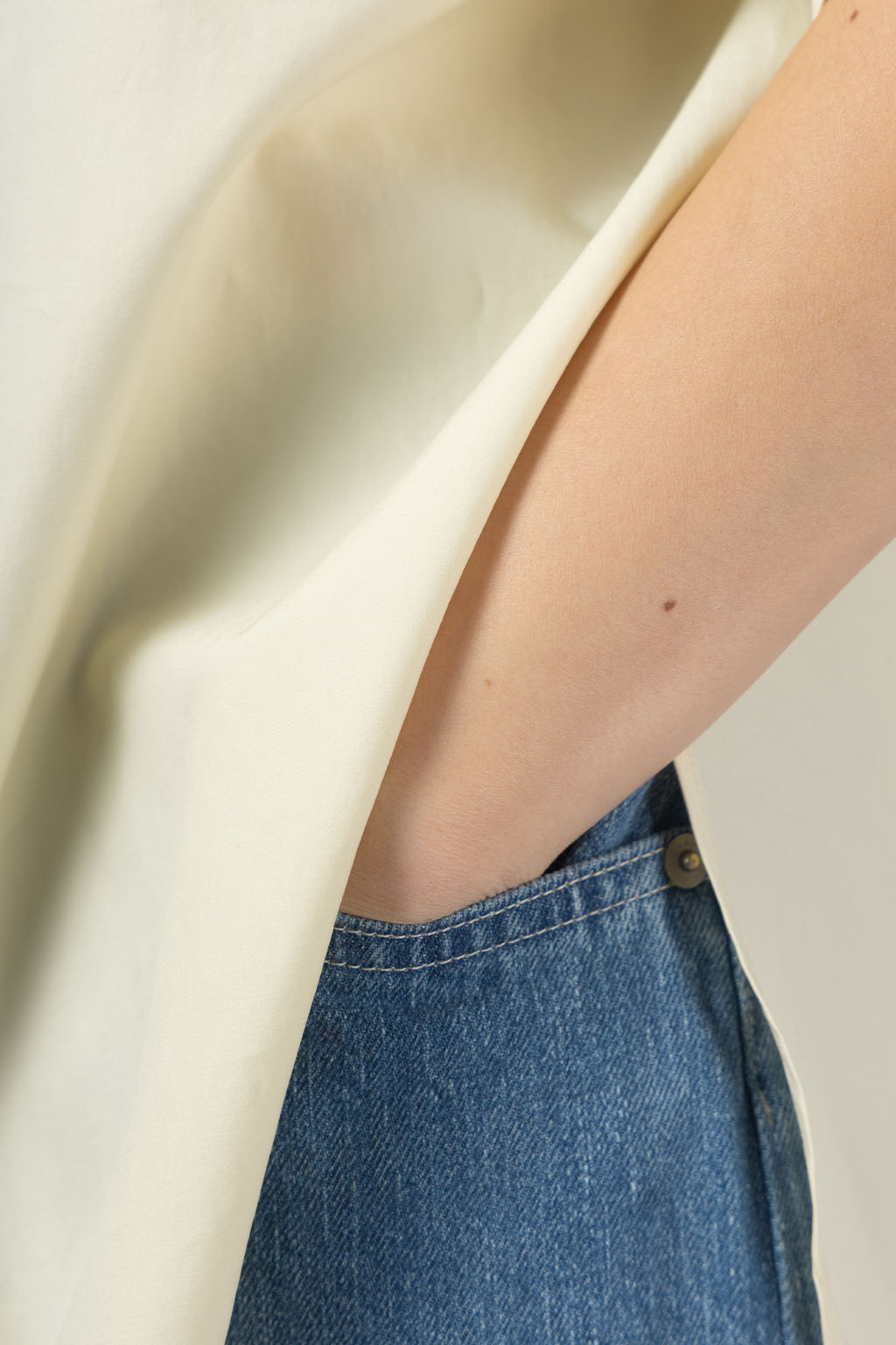 AURALEE | WASHED FINX TWILL HALF SLEEVED Pullover SHIRT AURALEE | WASHED FINX TWILL HALF SLEEVED Pullover SHIRT