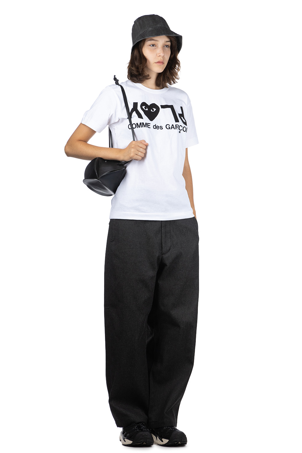 PLAY COMME DES GARSONS Tシャツ 反転ロゴ AX-T068 プレイ コムデギャルソン 反転ロゴ×黒ハート 半袖Tシャツ（白