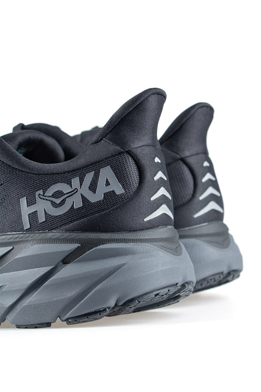 hoka one one triple black