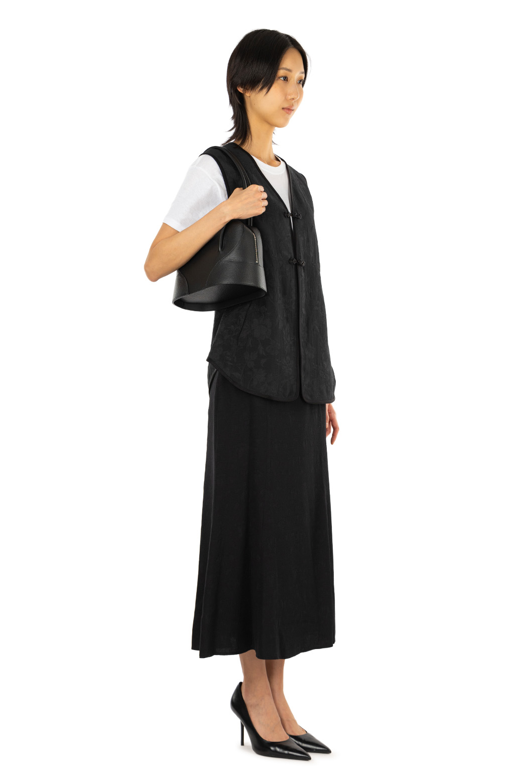 Mame Kurogouchi - Raised Jacquard Frog Button Vest - Black