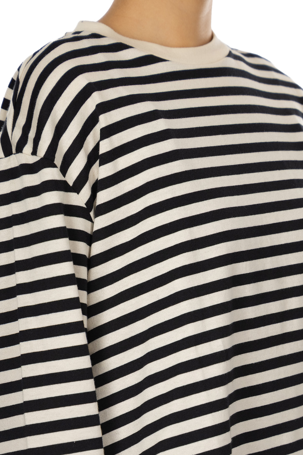 Manon - Round Hem Piping LS Border Tee