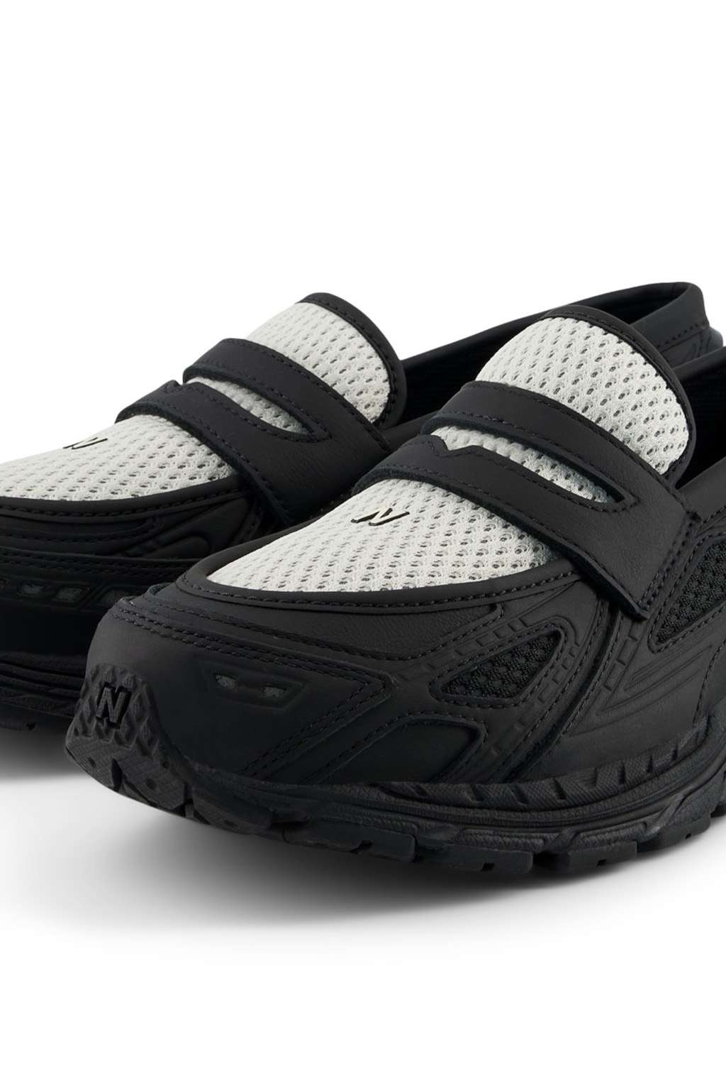 New Balance - U19068G9 - Loafer - Black and White