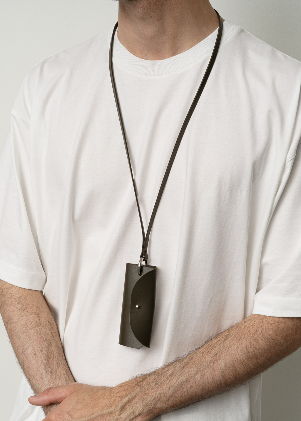 Still by hand - Leather key necklace - Dark Olive