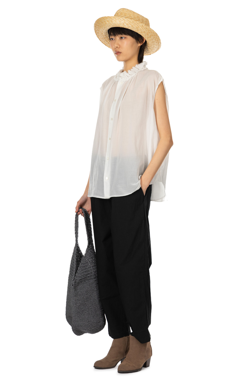 Veritecoeur - Frill Sleeveless Shirt - Antique White